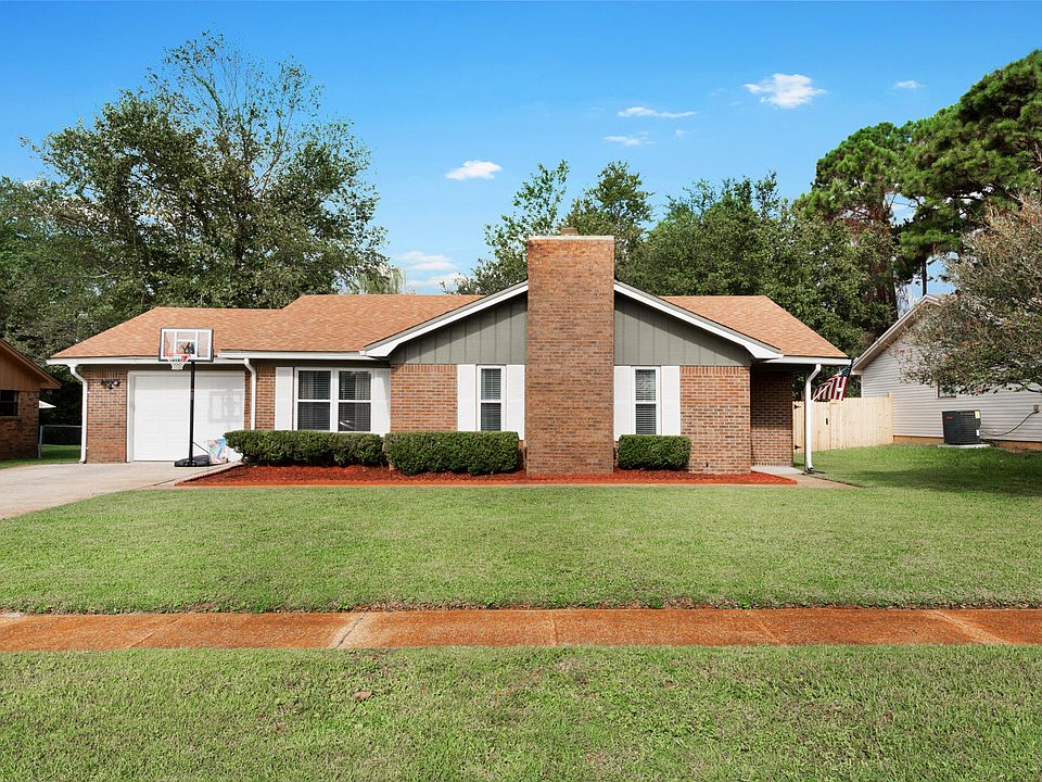 1st image of 223 Seville Cir