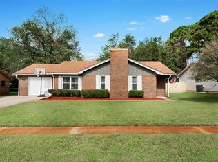 223 Seville Cir, Mary Esther, FL 32569