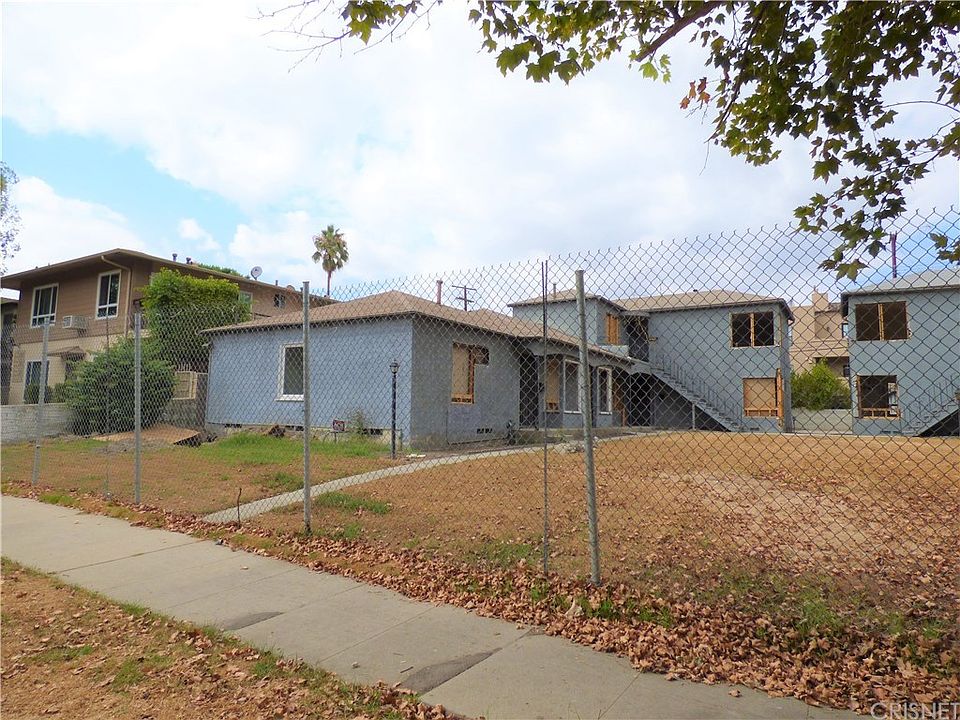 2nd image of 10619 Whipple St
