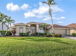1922 Cape Coral Pkwy W, Cape Coral, FL 33914
