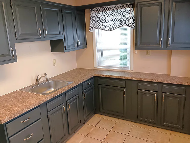513 Hanover St — Photo 7