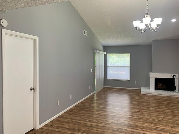 2nd image of 255 Hill St