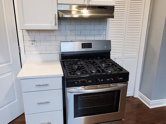 4th image of 1616 W Wabansia Ave APT 2