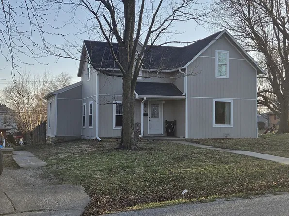 505 Pottawatomie St, Hiawatha, KS 66434