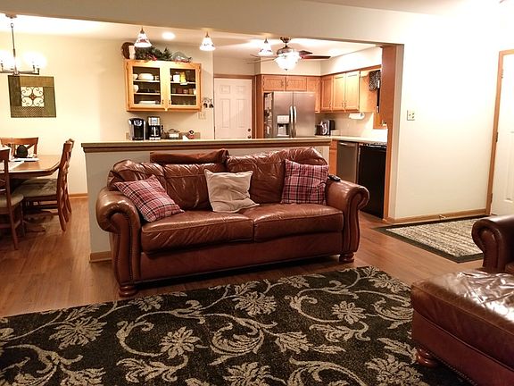 4th image of 5800 Chaucer Dr