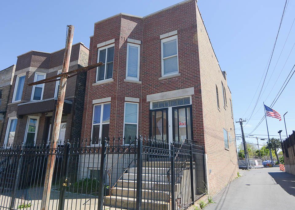 1st image of 2053 W Fullerton Ave #1