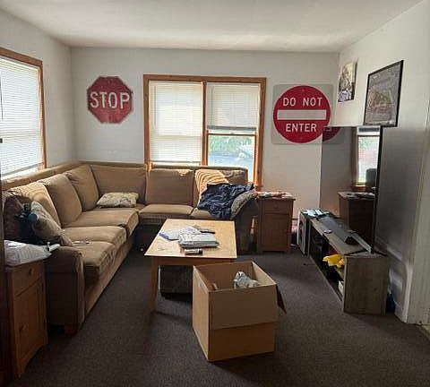 4th image of 1038 Marigold Ave