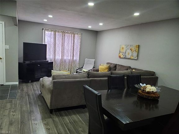 5th image of 459 Blossom Ave