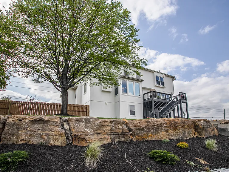 101 SW View High Dr — Photo 4