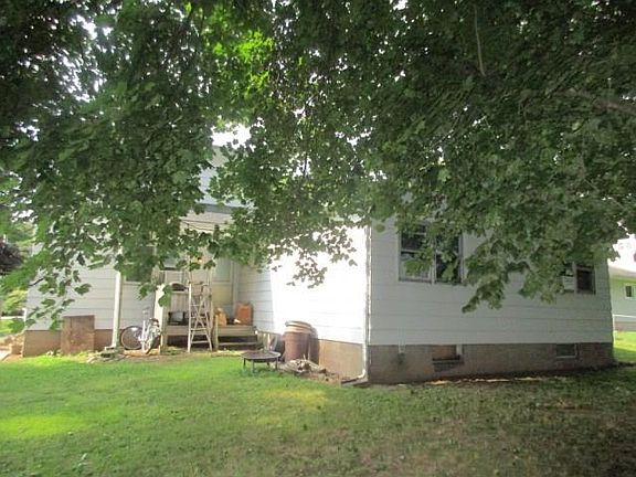 4th image of 2440 Westside Dr
