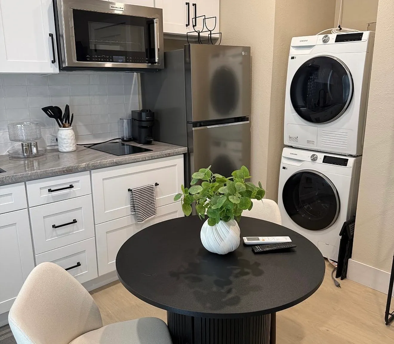 Studio, 260 sqft, $2,100 — Photo 4