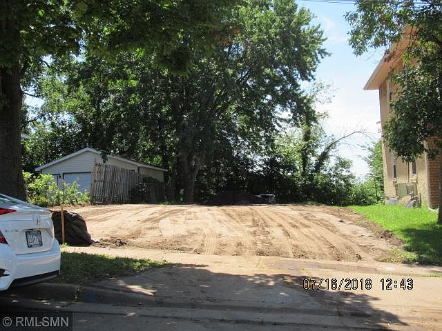2nd image of 380 York Ave