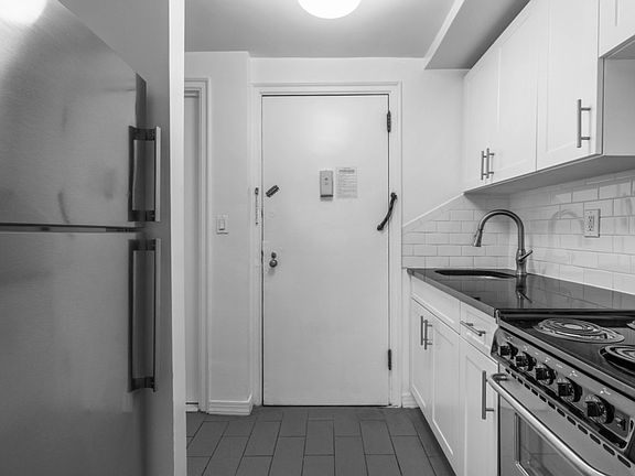4th image of 307 E 44th St APT M