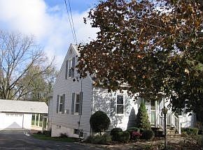 5th image of 1813 Pearl St