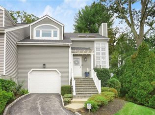 4 Pine Wood Cir, White Plains, NY 10603