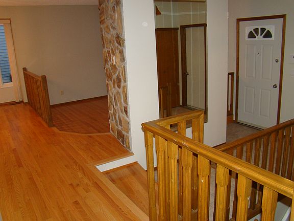 5th image of 87 Millgrove Dr