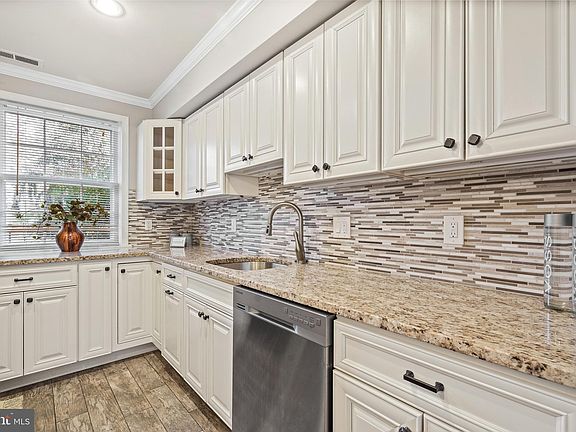 4th image of 550 Azalea Dr #43