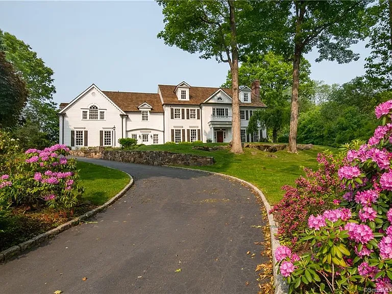 52 Twin Pond Ln — Photo 1