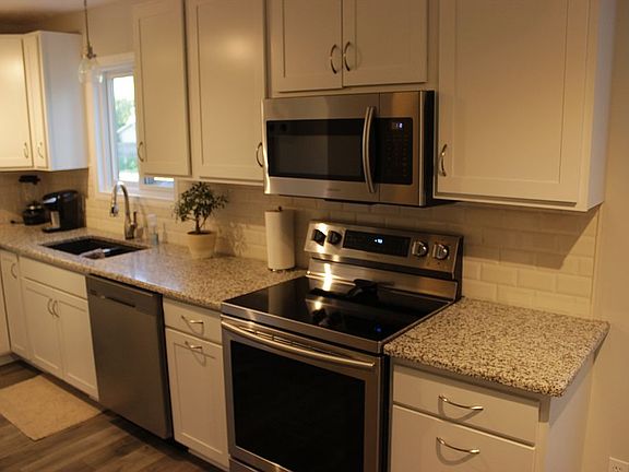 4th image of 3414 Brisbane Dr