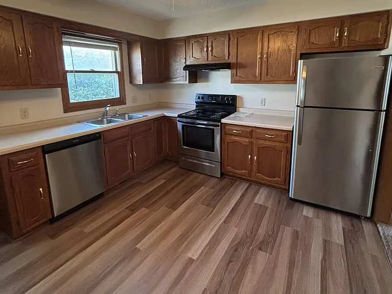 746 Olympic Dr — Photo 1