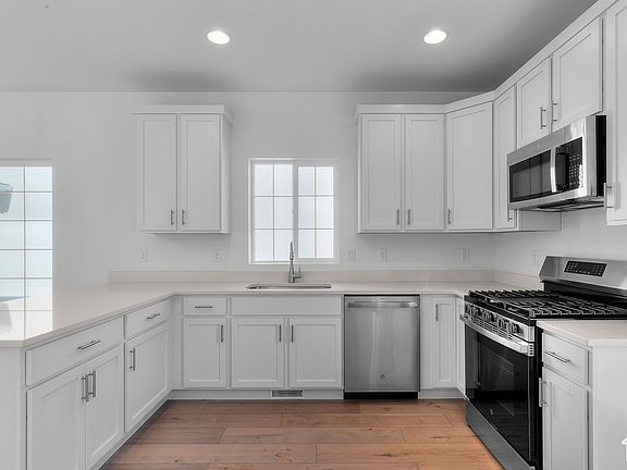 4th image of 813 Pinyon Crest Rd #103