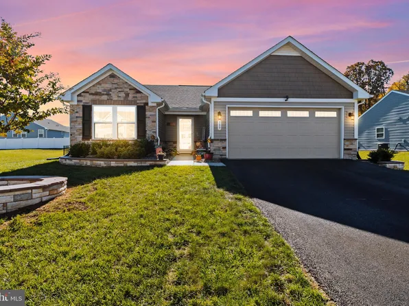 389 Rushbrook Rd, Martinsburg, WV 25403