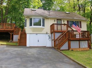 13 Ravine Dr, Newton, NJ 07860