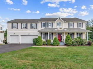 92 Wanda Ln, Middletown, CT 06457