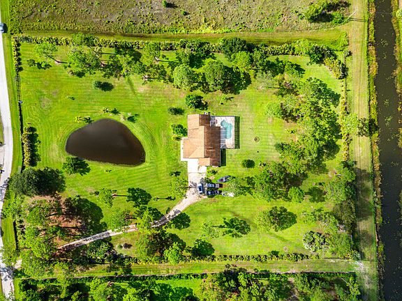 5th image of 14087 Cocoa Plum Rd