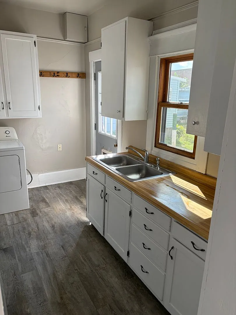 2 bedroom 1 bath house Front Porch — Photo 4
