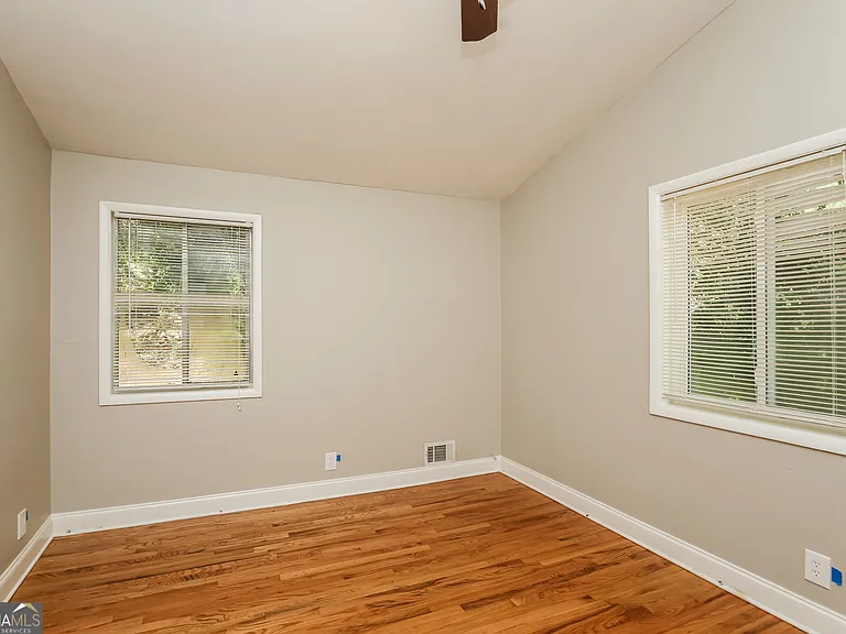 145 Clement Way SW — Photo 7