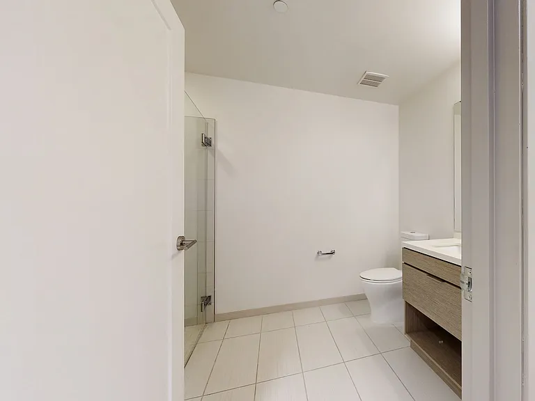 3033 Wilshire — Photo 51