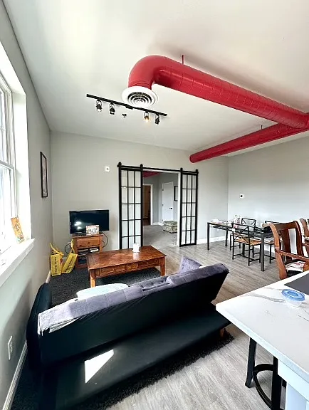 15 Oak St #201 — Photo 4