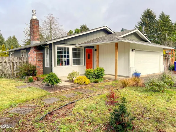 636 NW Estate Dr, Seal Rock, OR 97376