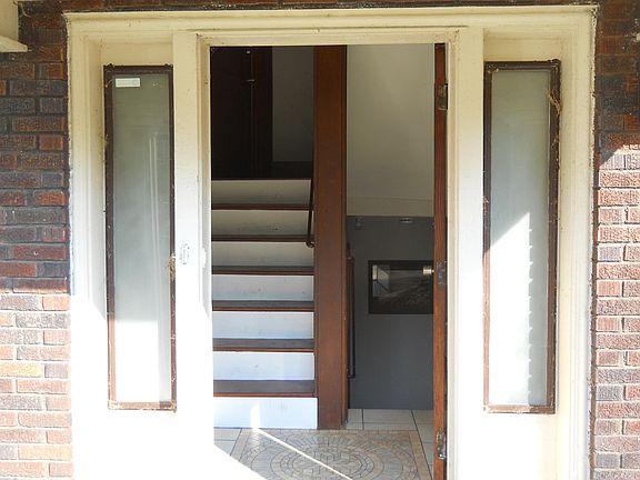 3rd image of 2409 4th St APT 2