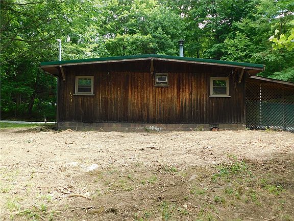 4th image of 170 Maple Summit Rd