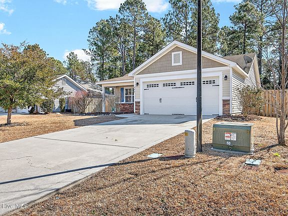 2nd image of 409 Blue Pennant Court