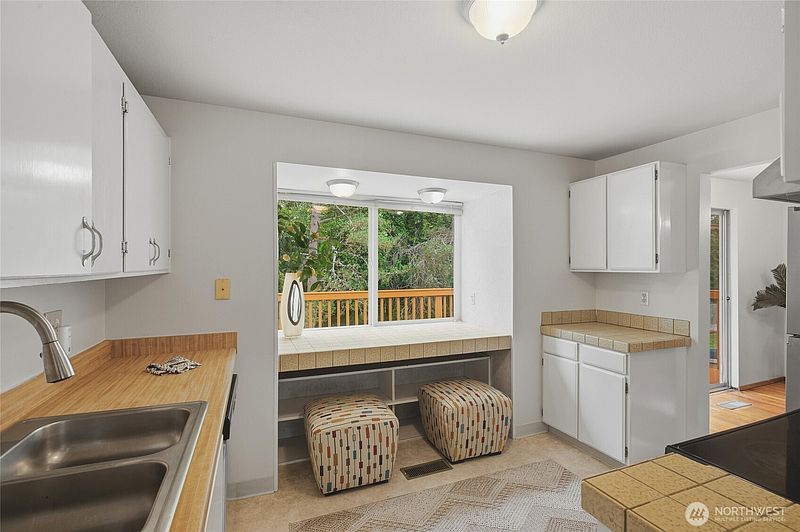 4th image of 15627 SE 11th Street