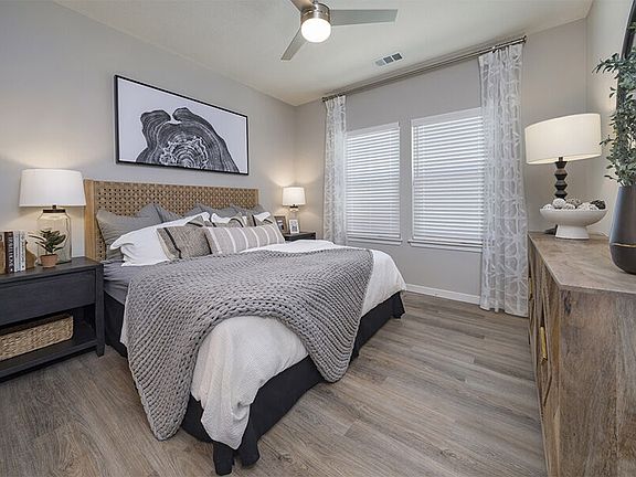 4th image of 3030 Ascend Oak St #302