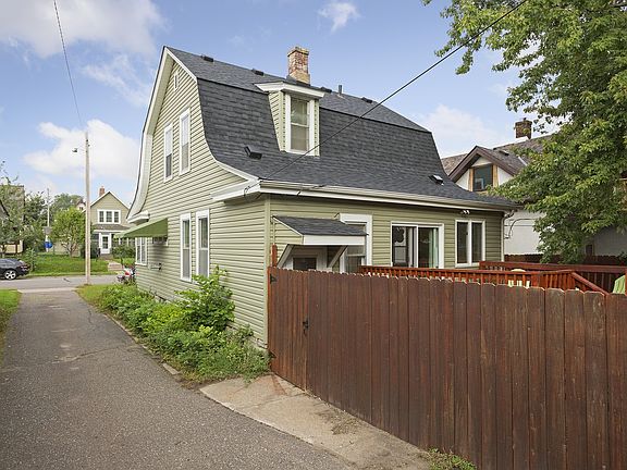 4th image of 3642 Dupont Ave N