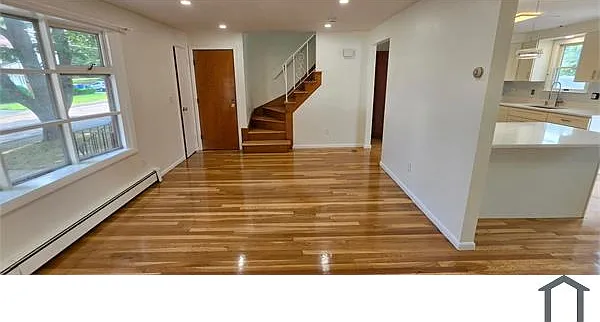 3 bed, 150 sqft, $3,350 — Photo 4