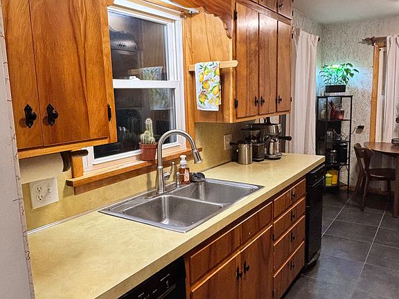 3rd image of 4163 Wright Park