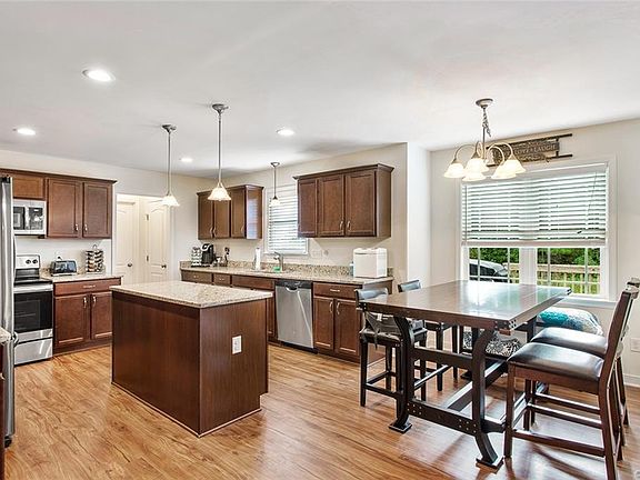 5th image of 5812 Autumnleaf Dr