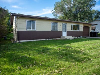 2134 Coulee Dr N, Mandan, ND, 58554