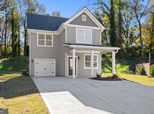 955 Slash Pine Rd, Forest Park, GA 30297