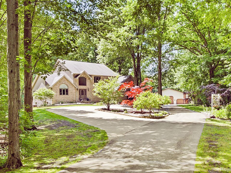 1st image of 3121 Abbottsford Rd
