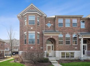 27W728 N Meadowview Dr, Winfield, IL 60190