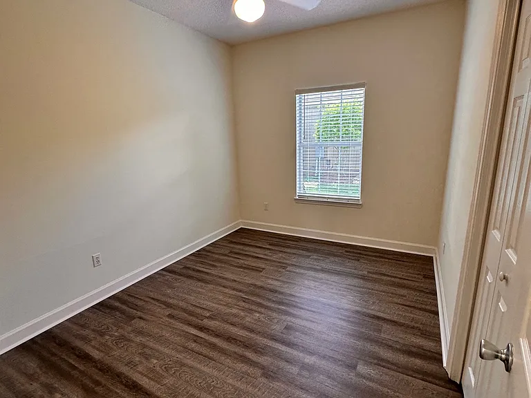 90 Albatross Ct — Photo 21