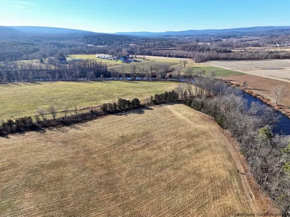 120 Peninsula Lane, Accord, NY 12404