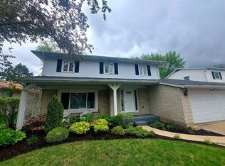 1005 Cambridge Dr, Buffalo Grove, IL 60089